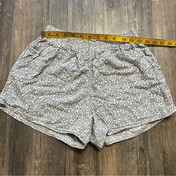 Abercrombie Kids Gray White Floral Textured High Waist Elastic Waist Shorts15 16 - Picture 7 of 8